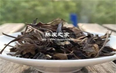 陈皮和老白茶泡水喝的功效