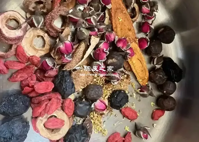 生姜红枣陈皮大蒜子可以一起泡水喝吗